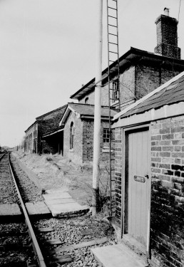 LAMP STORE LITTLE BEALINGS STATION